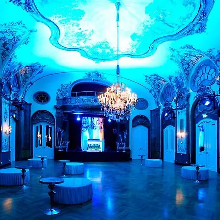 Deutsches Theater Stadtzentrum Hotel 4*