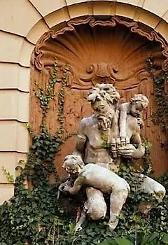 Deutsches Theater Stadtzentrum 4*
