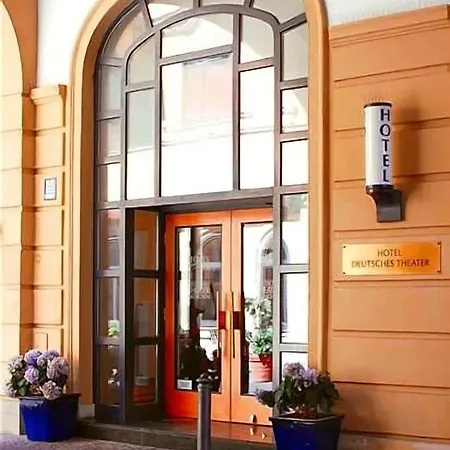 Deutsches Theater Stadtzentrum 4*
