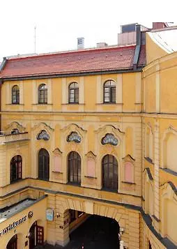 Deutsches Theater Stadtzentrum 4* Munich