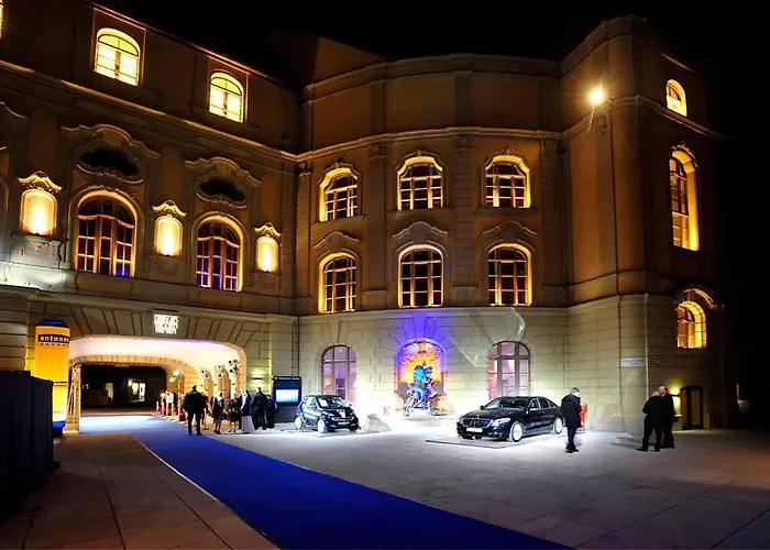 Hotel Deutsches Theater Stadtzentrum 4*