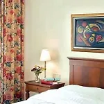 Hotel Deutsches Theater Stadtzentrum 4*