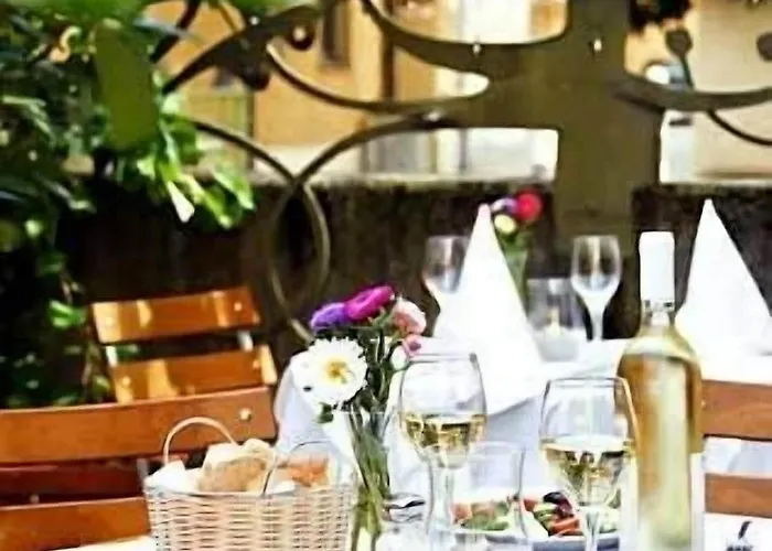 دويتشه مسرح ستادتزينترم فندق 4*